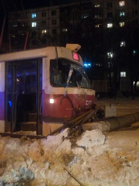 Трамвай снес столб. Фото: соцсети