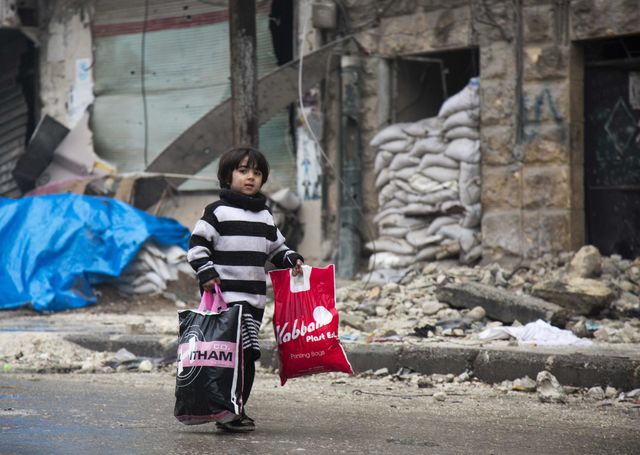 Жители осажденного Алеппо переживают ад наяву. Фото: AFP