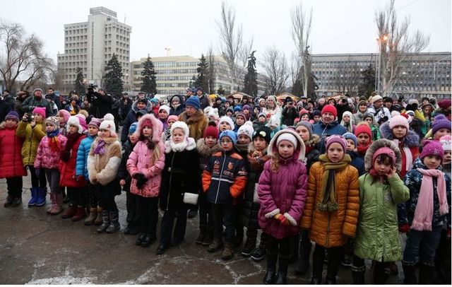 На День святого Николая в Запорожье открыли новогоднюю елку. Фото: Запорожская ОГА