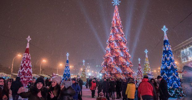 Харьков похвастался самой высокой в стране елкой. Фото: city.kharkov.ua