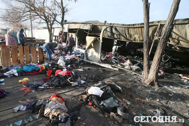 Последствия пожара на рынке | Фото: Александр Яремчук
