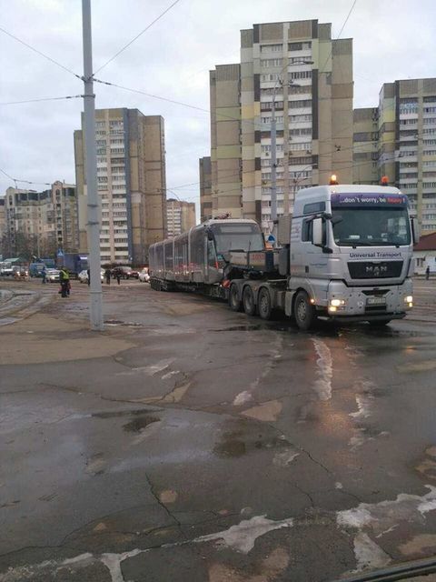 Новый трамвай уже в Киеве. Фото: Дмитрий Левченко