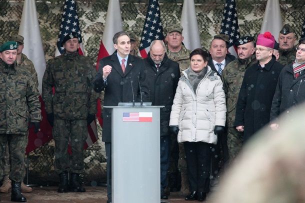 Церемония приветствия американских военнослужащих в польском городе Жагань. Фото: EPA