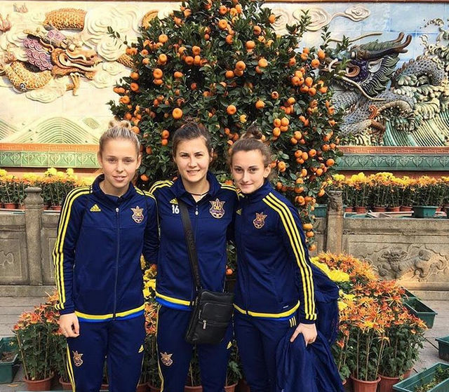 Футболистки сборной Украины в Китае. Фото Instagram