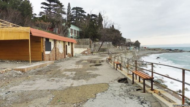 Руины набережной в Симеизе. Фото: Крым. реалии