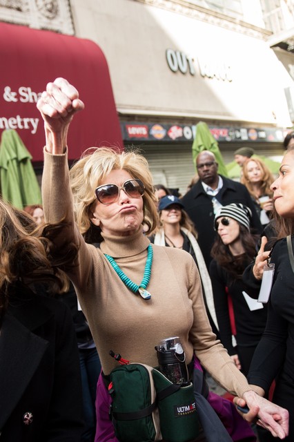 Джейн Фонда на марше женщин против Трампа. Фото: AFP