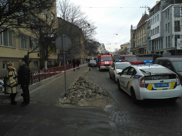 <p>На місці події. Фото: патрульна поліція Львова</p>