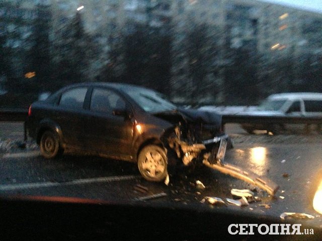 <p>На проспекті Перемоги вранці сталося кілька аварій</p> | Фото: Влад Антонов