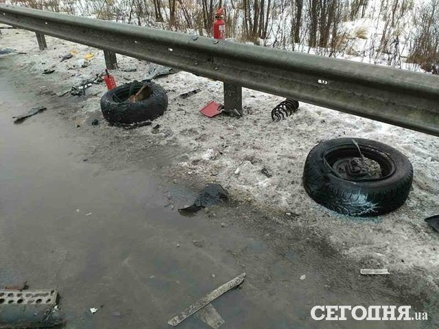 Из-за скользкой дороги погиб молодой водитель. Фото: Александр Лыткин