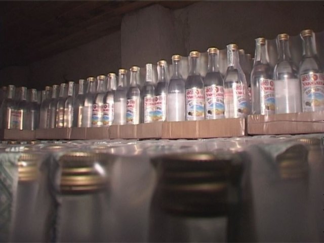 Правоохранители изъяли более 12 тысяч литров незаконной алкогольной продукции. Фото: СБУ