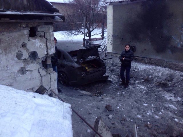 <p>У Макіївці палають авто. Фото: соцмережі</p>