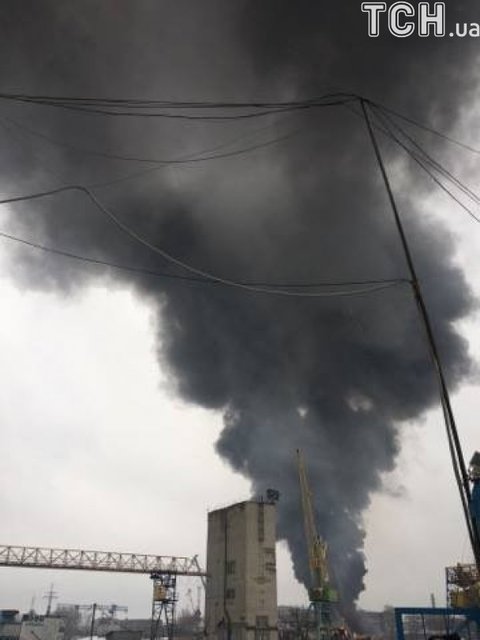 <p>У Києві горить завод. Фото: tsn.ua</p>