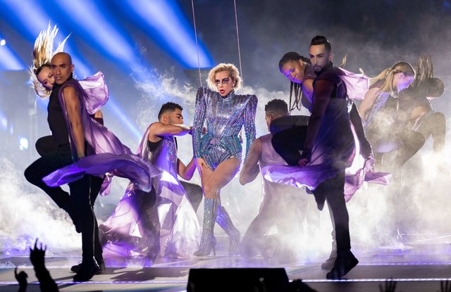 Леди Гага в перерыве Супербоула. Фото: AFP