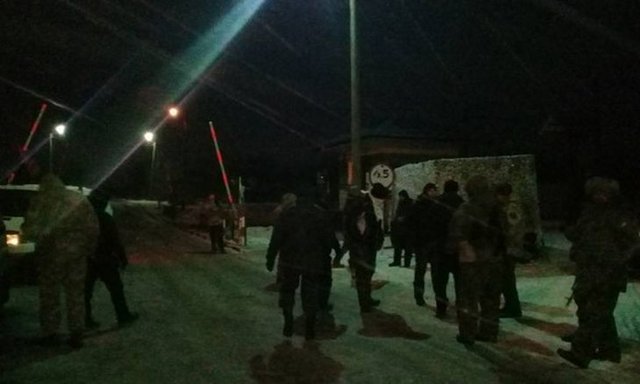 Участники блокады заблокировали магистраль Ясноватая-Константиновка, фото соцсети