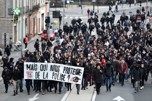 Протесты в пригороде Парижа. Фото: AFP