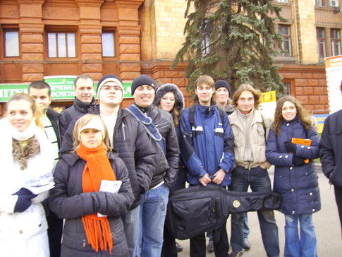 Представители различных церковных конфессий, протестующих против гомосексуализма в Днепропетровске.