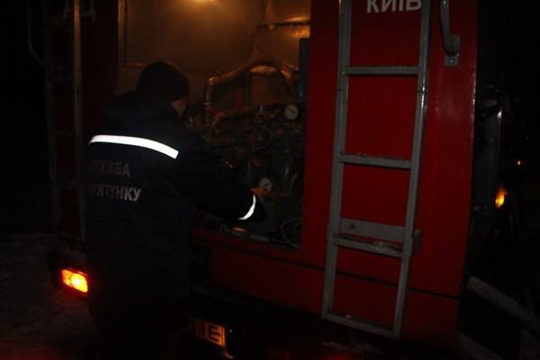 В столице произошел пожар на трансформаторной подстанции. Фото: facebook.com/MNSKyiv