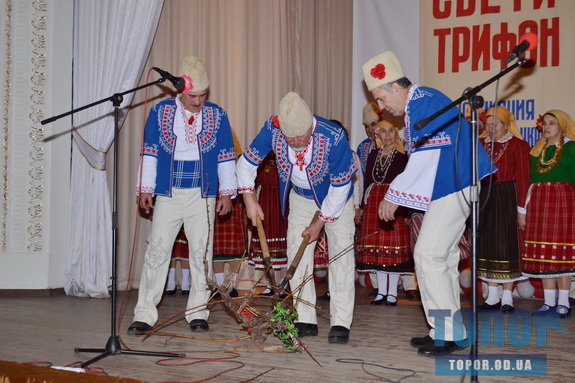 Народные гуляния. Фото: topor.od.ua