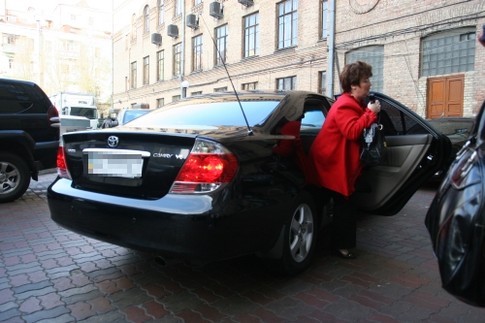 Машина О.Ледовских, депутата от НУНС в Киевраде