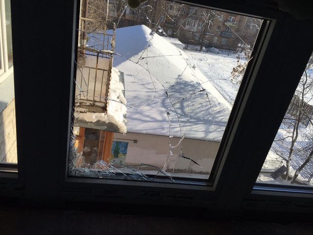 <p>Сміттєпровід пошкодили вандали. Фото: facebook.com/andreev.solomianka</p>
