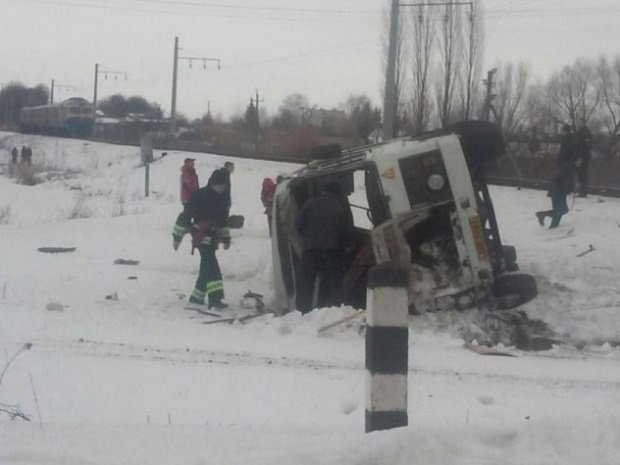 В результате ДТП водитель автобуса погиб, фото  dsns.gov.ua