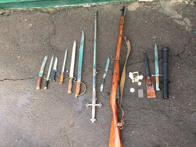Наркодилер из Ровно зарабатывал на торговле оружием. Фото: ssu.gov.ua