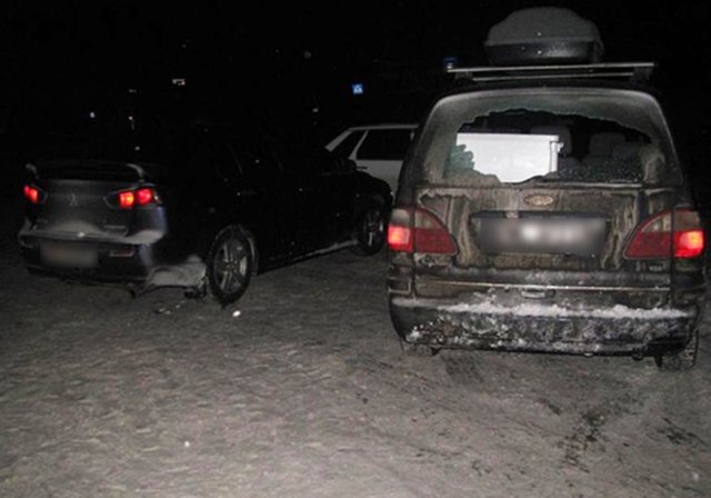 <p>Машину обстріляли заради розваги. Фото: hm.npu.gov.ua</p>