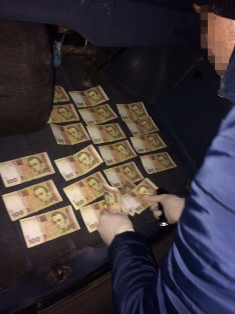 Активисты требовали с водителей деньги. Фото: ssu.gov.ua