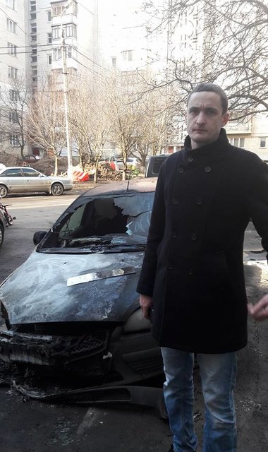 Депутату Винницкого горсовета сожгли авто. Фото: Facebook / Roman Kowalski