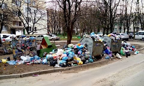 Мусор во Львове некуда убирать.  Фото: соцсети
