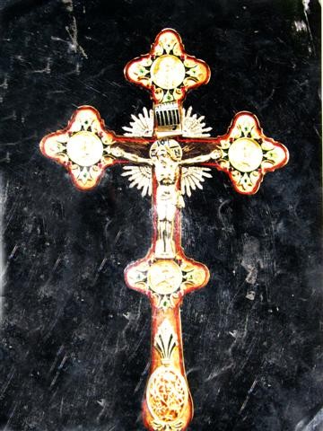 Уникальный крест в Храме Христа Спасителя Иерусалимского