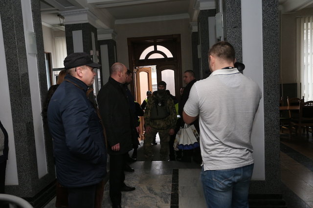 Обыски в тернопольской мэрии. Фото: zz.te.ua