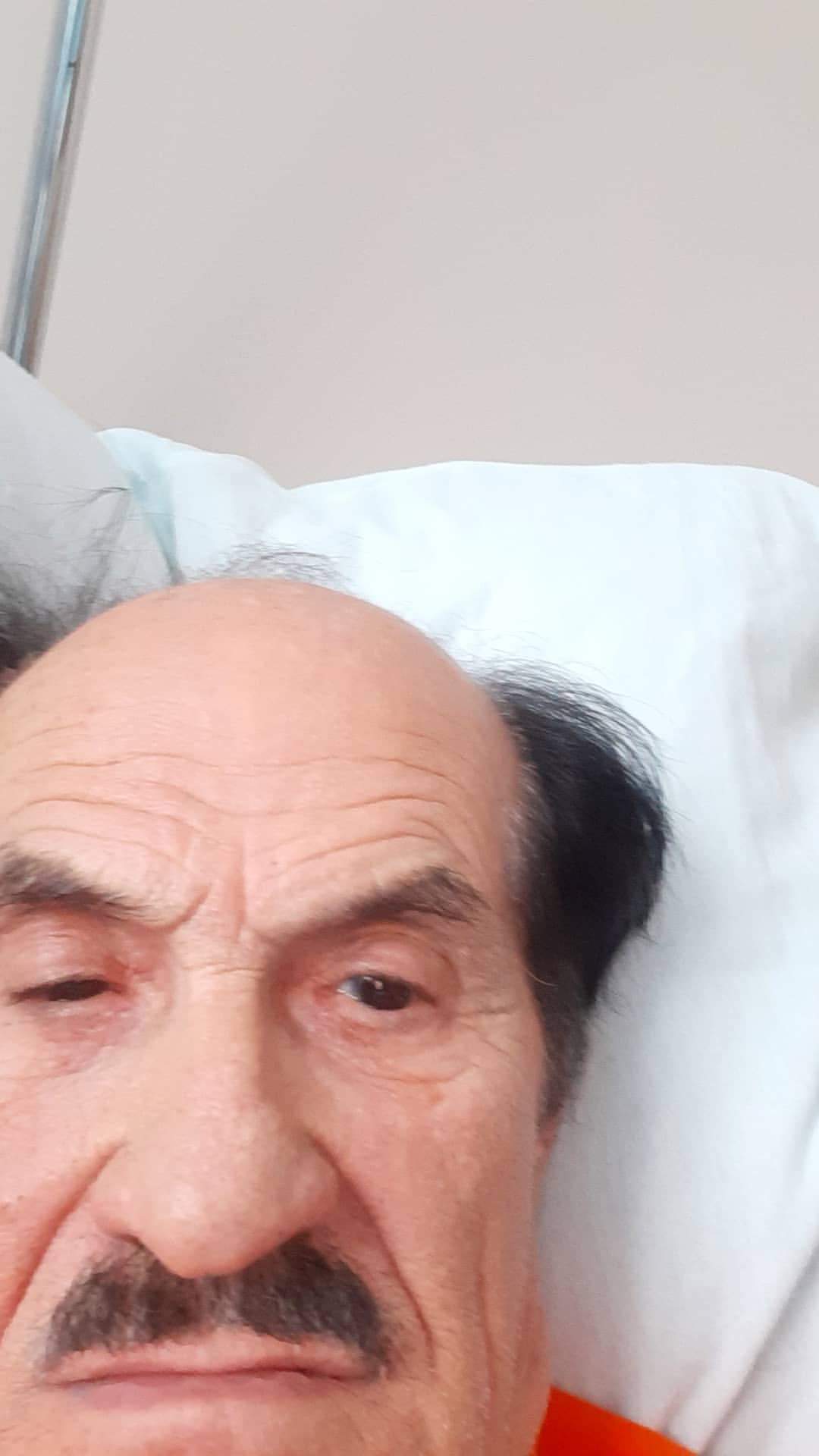Grigorij Chapkis V Bolnice S Vospoleniem Legkih Sdelal Selfi Foto Novosti Shou Biznesa Segodnya