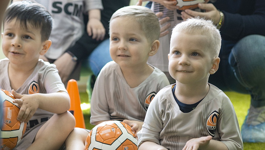 Шахтер открыл первую футбольную школу в регионах Украины